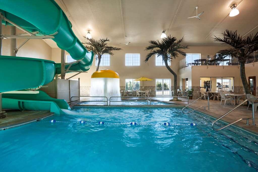 Country Inn & Suites By Radisson Bismarck Waterpark Exterior foto