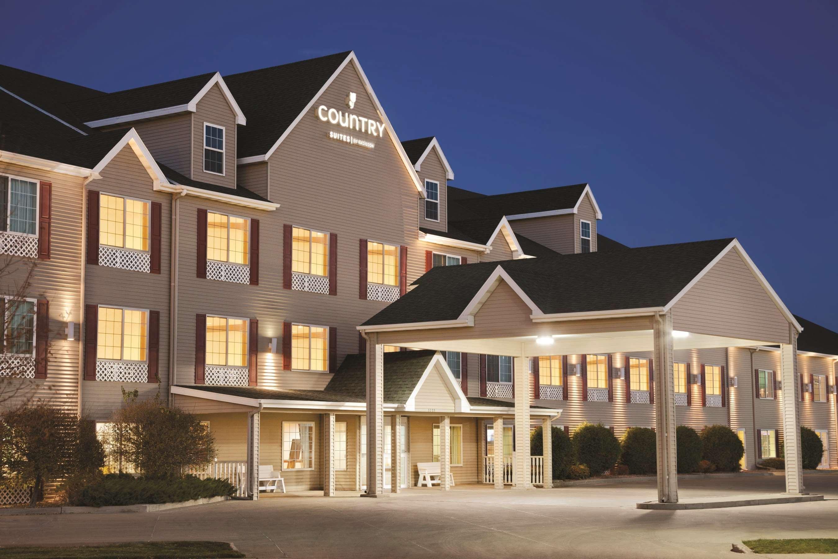 Country Inn & Suites By Radisson Bismarck Waterpark Exterior foto