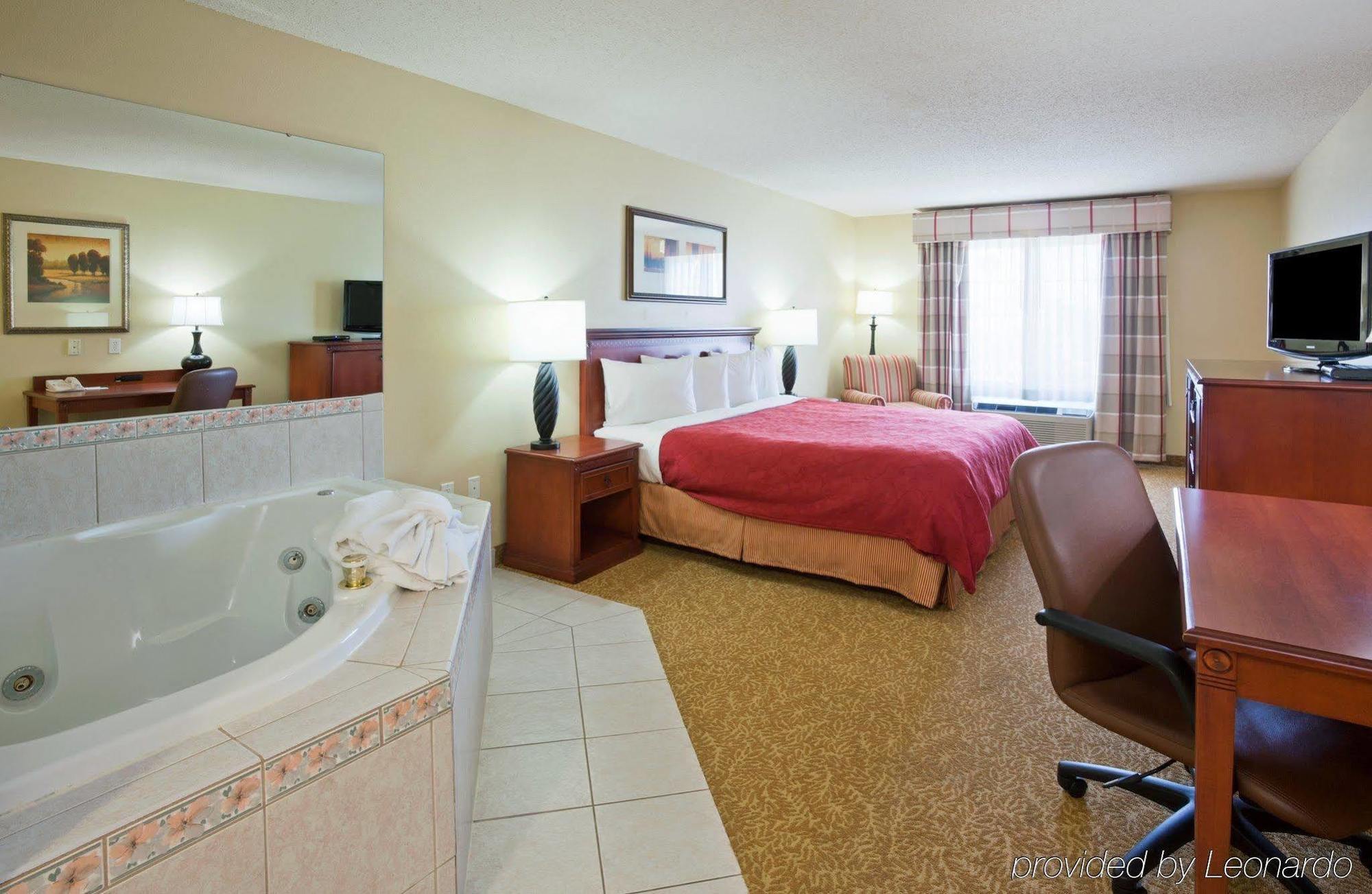 Country Inn & Suites By Radisson Bismarck Waterpark Exterior foto